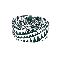 Load image into Gallery viewer, Quilt Binding Shark's Teeth Black & White 1 1/4" Single Fold Binding Kaffe Fassett