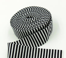 Load image into Gallery viewer, Quilt Binding Black and White 1/8'' Stripe 1 1/4" Single Fold Binding