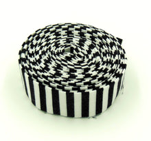 Load image into Gallery viewer, Quilt Binding Black and White 1/4'' Stripe 1 1/4" Single Fold Binding