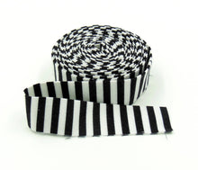 Load image into Gallery viewer, Quilt Binding Black and White 1/4'' Stripe 1 1/4" Single Fold Binding