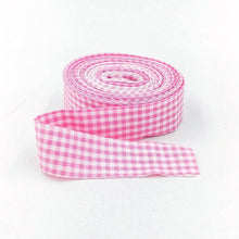 Load image into Gallery viewer, Quilt Binding Pink and White 1/8'' Checked Single Fold 1 1/4" Binding