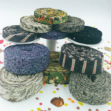 Load image into Gallery viewer, Monochrome Tiny Stars Linen Fabric Half Yards