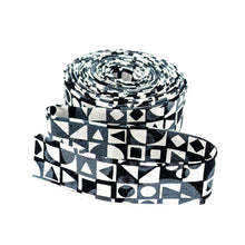 Load image into Gallery viewer, Quilt Binding 1 1/4" Single Fold Black and White Musical Vivo Monochrome Black and White Katie Pasquini Masopust Free Spirit Fabrics