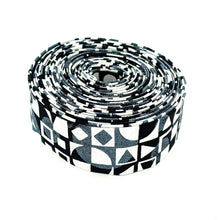 Load image into Gallery viewer, Quilt Binding 1 1/4" Single Fold Black and White Musical Vivo Monochrome Black and White Katie Pasquini Masopust Free Spirit Fabrics