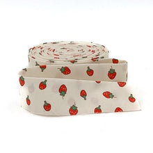 Load image into Gallery viewer, Quilt Binding Serendipity 2 Strawberries Cream 1 1/4" Single Fold