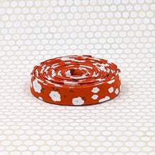 Load image into Gallery viewer, Double Fold 1/2'' Bias Tape Posies Red White