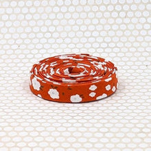 Load image into Gallery viewer, Double Fold 1/2'' Bias Tape Posies Red White
