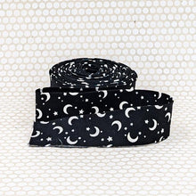 Load image into Gallery viewer, Quilt Binding Moon and Stars Black White 1 1/4" Single Fold