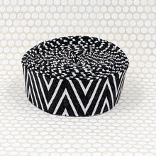 Load image into Gallery viewer, Quilt Binding Zig Zag Black White1 1/4" Single Fold