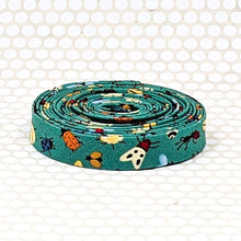 Load image into Gallery viewer, Double Fold 1/2'' Bias Tape Insects and Bugs Green Binding