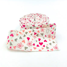 Load image into Gallery viewer, Quilt Binding I Love Us Cream Hearts and Daisies Single Fold 1 1/4&quot; Binding
