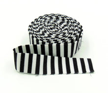 Load image into Gallery viewer, Quilt Binding Black and White 1/4'' Stripe 1 1/4" Single Fold Binding
