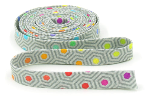 Double Fold Bias Tape 1/2'' Hexy Rainbow Dove Gray Tula Pink