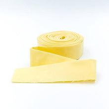 Load image into Gallery viewer, Quilt Binding Confetti Cotton Riley Sunshine Single Fold 1 1/4&quot; Binding
