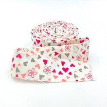 Load image into Gallery viewer, Quilt Binding I Love Us Cream Hearts and Daisies Single Fold 1 1/4" Binding
