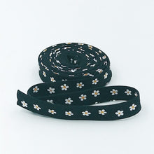 Load image into Gallery viewer, 1/2'' Bias Tape Daisies Black/ White Hop Hop Hooray Black Riley Blake Designs
