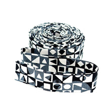 Load image into Gallery viewer, Quilt Binding 1 1/4" Single Fold Black and White Musical Vivo Monochrome Black and White Katie Pasquini Masopust Free Spirit Fabrics
