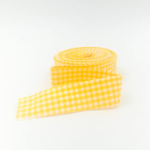 Load image into Gallery viewer, Quilt Binding Black and White 1/8&#39;&#39; Gingham Checked 1 1/4&quot; Single Fold Binding
