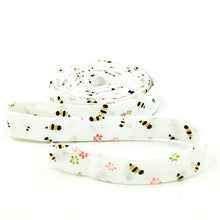 Load image into Gallery viewer, Double Fold 1/2&#39;&#39; Bias Tape Clover Farm Bumble Bees White Bias Binding
