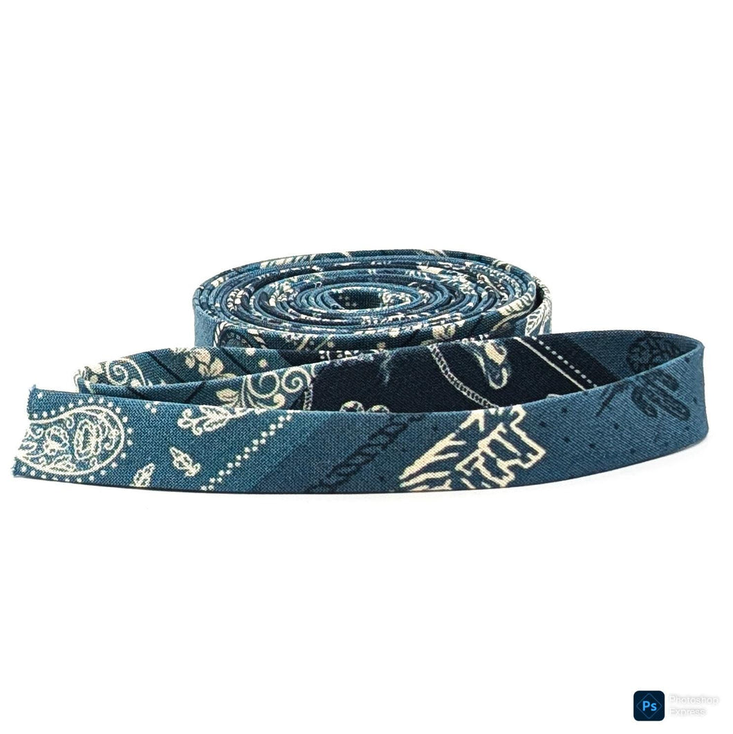 Double Fold Bias Tape Paisley Bandana Print Blue 1/2'' Binding