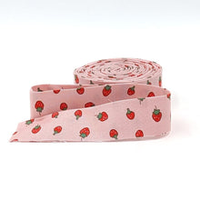 Load image into Gallery viewer, Quilt Binding Serendipity 2 Strawberries Blush Pink 1 1/4" Single Fold
