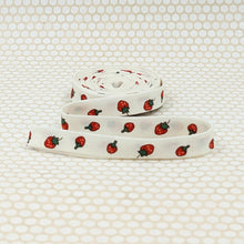 Load image into Gallery viewer, Double Fold 1/2'' Bias Tape Strawberries Cream
