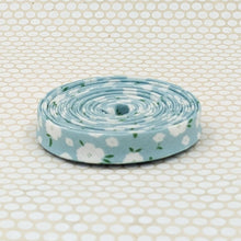 Load image into Gallery viewer, Double Fold 1/2'' Bias Tape Posies Light Blue White
