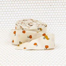 Load image into Gallery viewer, Quilt Binding Pumpkin Spice Pumpkins &amp; Gourds 1 1/4" Single Fold
