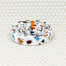 Load image into Gallery viewer, Double Fold 1/2'' Bias Tape Insects and Bugs White Binding
