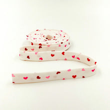 Load image into Gallery viewer, 1/2&#39;&#39; Bias Tape Be Mine Hearts Ivory Stacy Iest Hsu Moda
