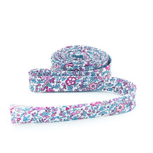 Load image into Gallery viewer, 1/2&#39;&#39; Double Fold Bias Tape Liberty of London Tana Lawn Katie &amp; Millie Pink/ White 3 Yards
