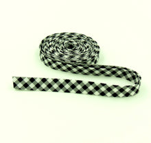 Load image into Gallery viewer, Bias Tape 1/8&#39;&#39; Gingham Black &amp; White
